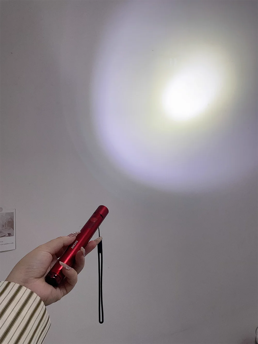 Portable High Voltage Arc Multifunctional Self-Defense Flashlight Electric Arc Flashlight with Alarm and Window Breaker