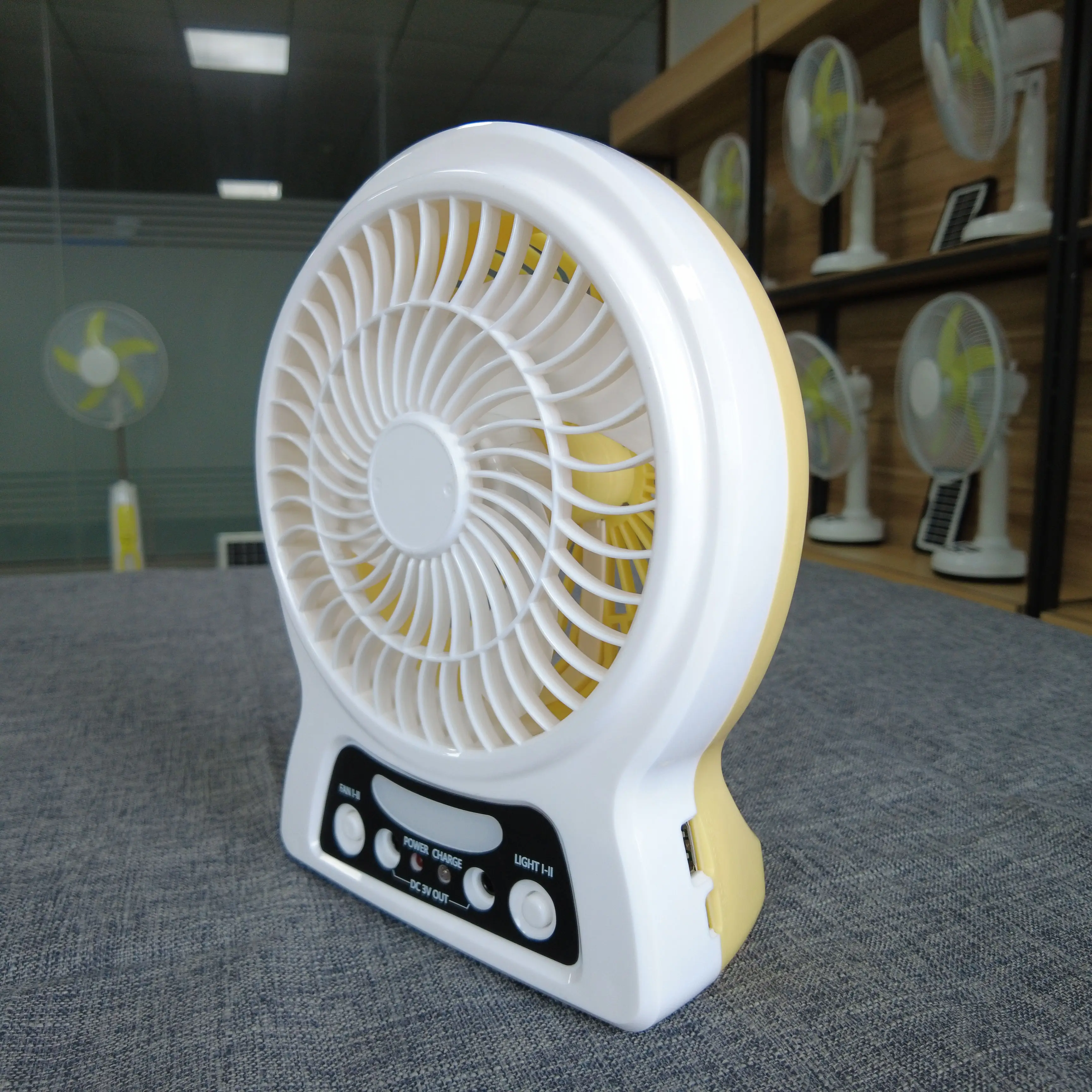 New Trend6 Inch Solar Rechargeable Portable Fan Built-in Lithium Battery with Night Light with Solar Panel Charge Phone
