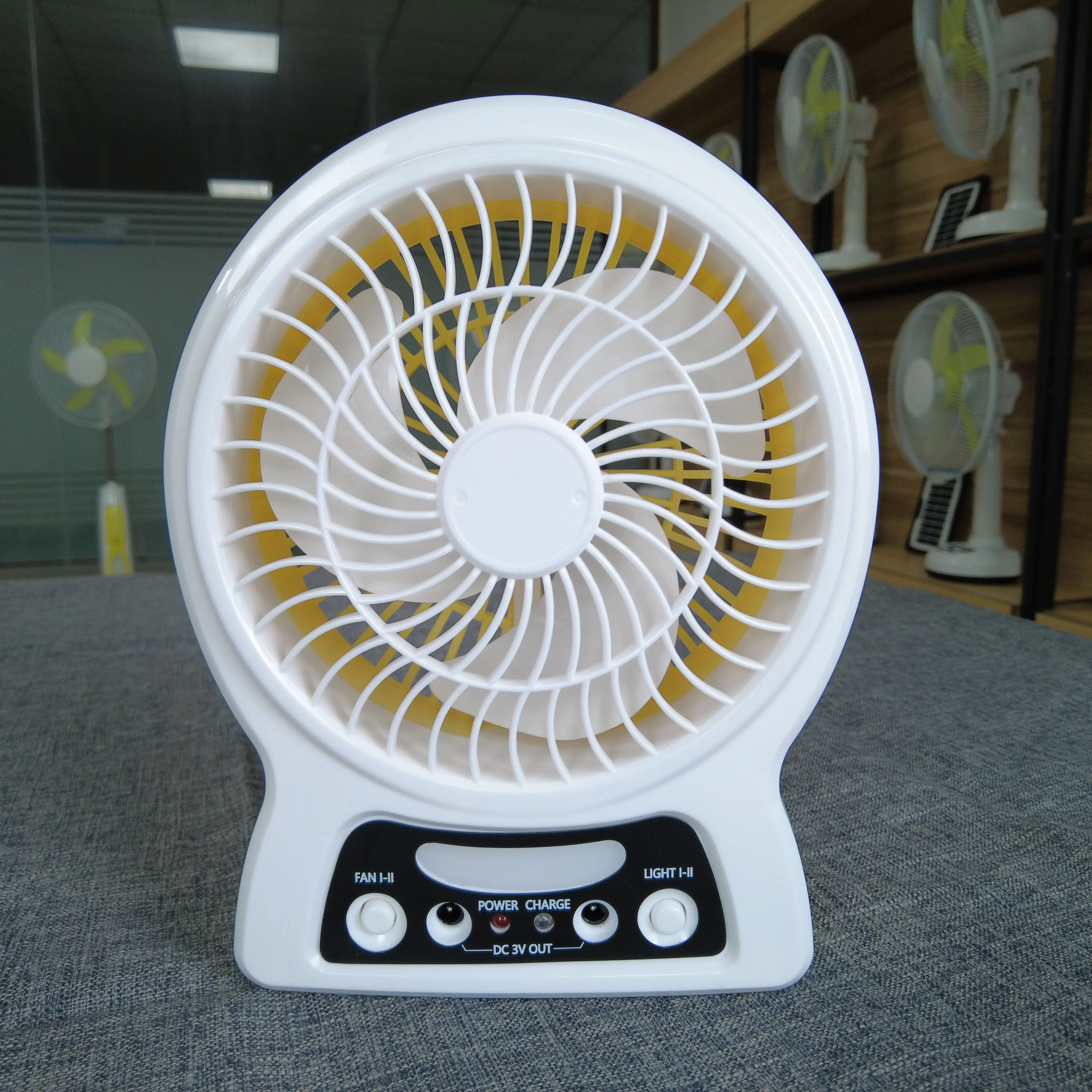 New Trend6 Inch Solar Rechargeable Portable Fan Built-in Lithium Battery with Night Light with Solar Panel Charge Phone
